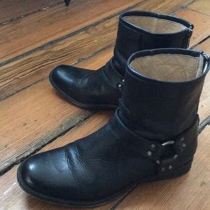 Frye Phillip harness short bootie